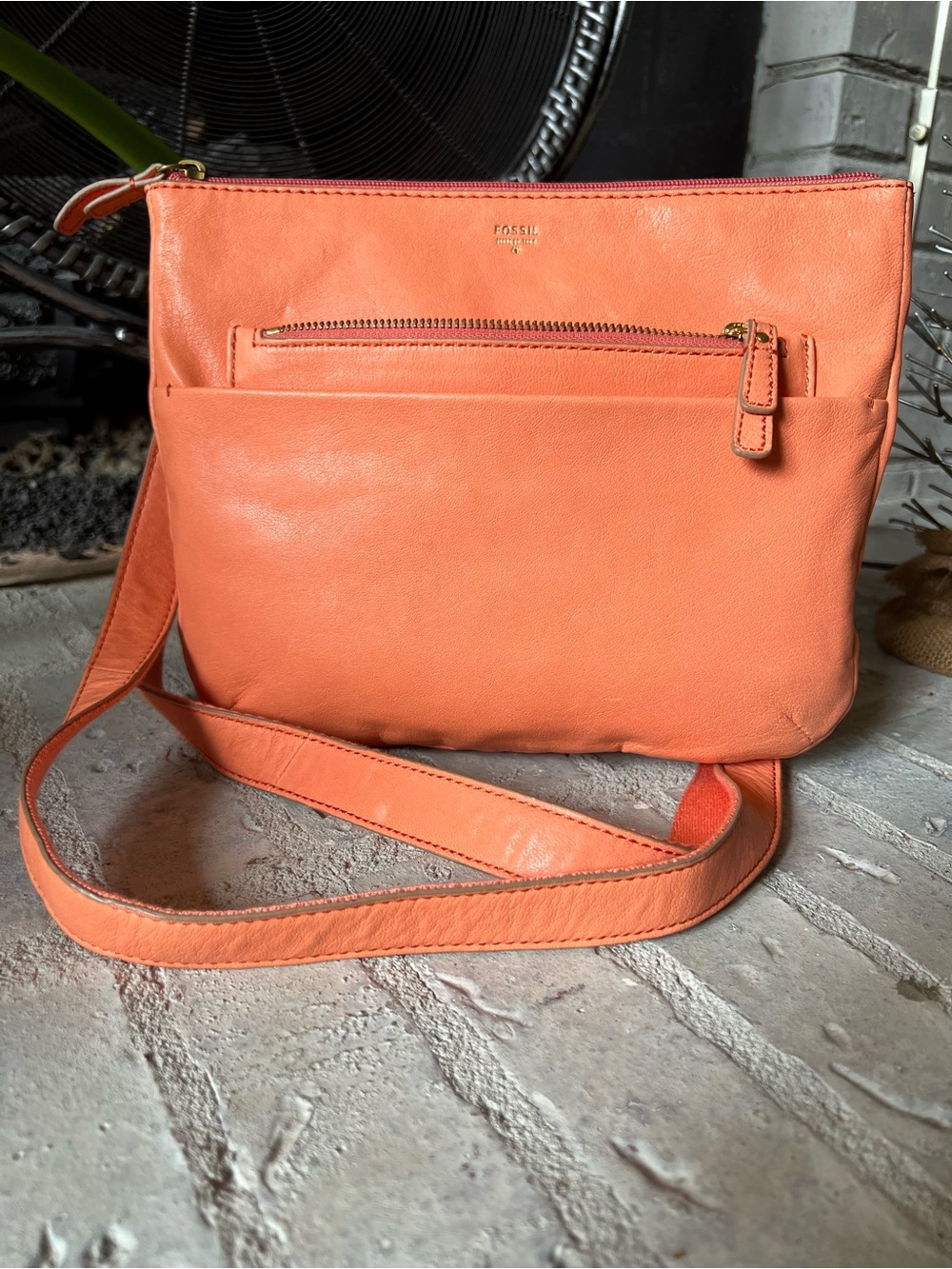 Vintage Fossil Tessa Salmon Coral Orange Leather Zip Top Crossbody Bag